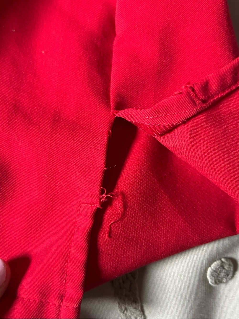 Figs V-Neck - Picture 5 of 5